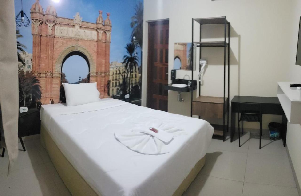 Shelter Hostel E Pousada Понта-Поран Екстер'єр фото