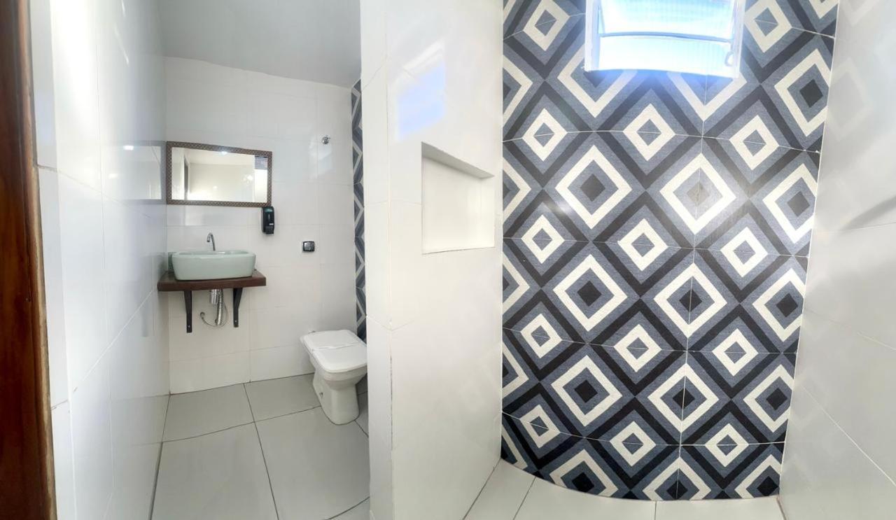 Shelter Hostel E Pousada Понта-Поран Екстер'єр фото